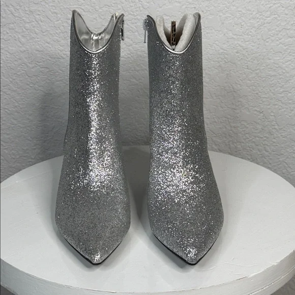 ON 34TH AATIRA TULIP GLITTER BOOTIES SILVER KITTEN HEEL POINTED TOE SIZE 7 *NIB* - Picture 3 of 15